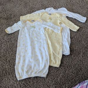 🐥Bundle of 3 Carter's Infant Sleeper Gowns 0-3M🐥